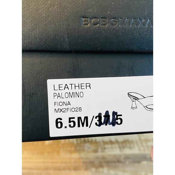 New BCBGMAXAZRIA Women's Fiona Puffy Leather Heel Sandal Square Toe sz 6.5 Nude - Picture 13 of 16